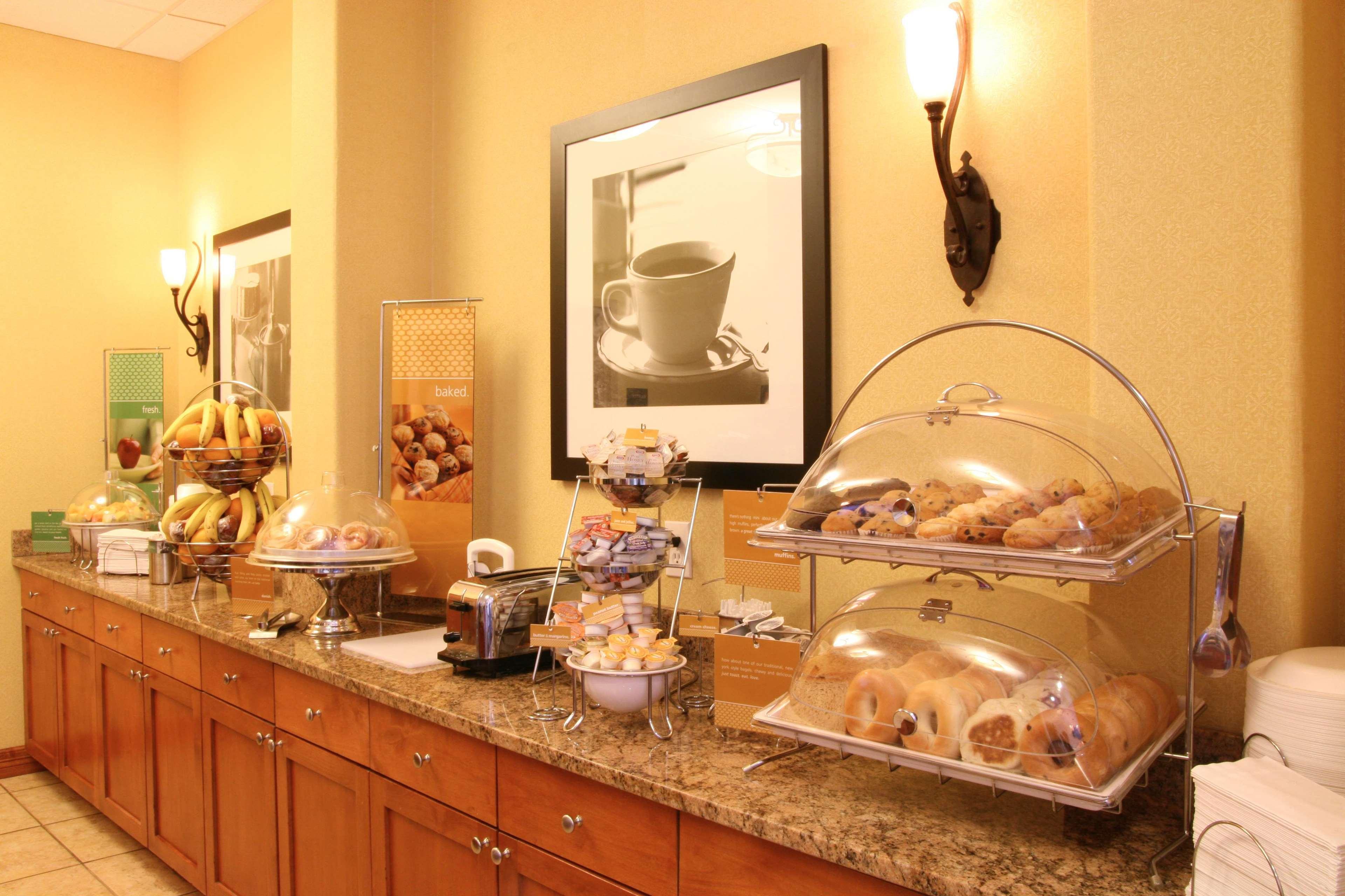 Hampton Inn & Suites Parker Restaurant photo